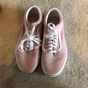 Women’s light pink vans.